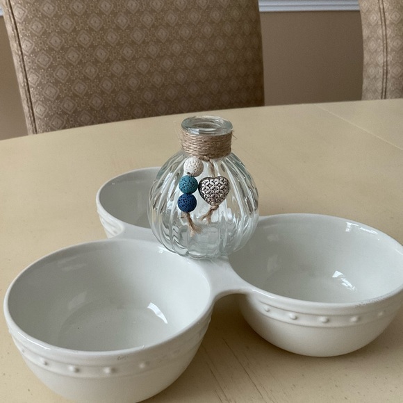 Clear Ribbed Glass Bud Vase Platter Decoration- Silver Heart Blue Beads 💙 - Picture 1 of 3